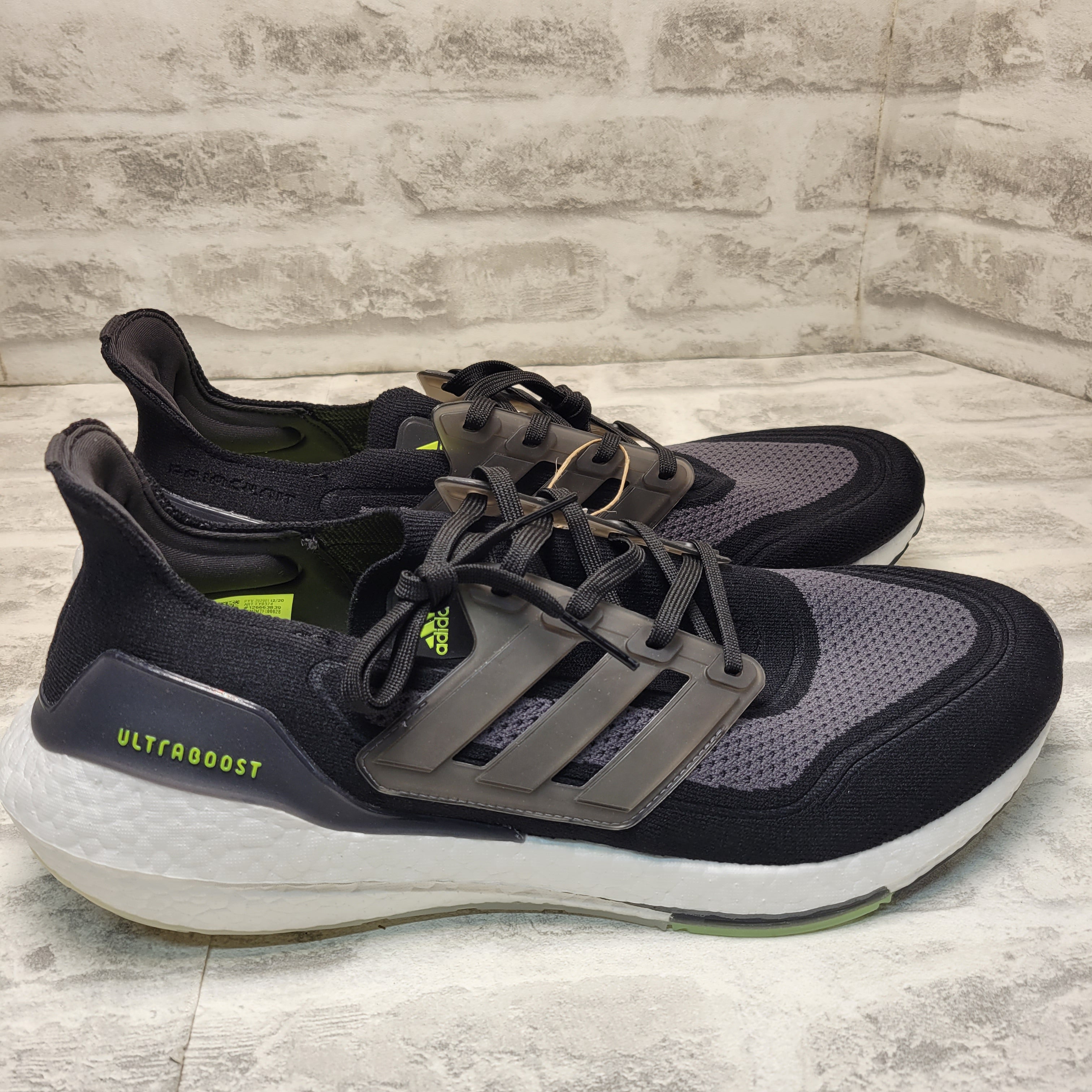 adidas Men's Ultraboost 21 Running Shoe (14, Black/Silver Metallic/Solar Yellow) (7846932742382)